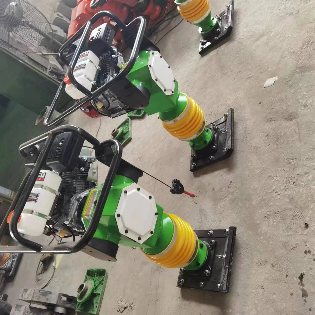 Pisón Compactador a Gasolina 5,5HP – Motor Honda GX160, 82kg, Fuerza 30KN para Construcción